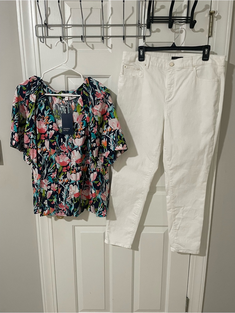 Floral Short Sleeve Blouse in Navy with Pink & Green nwt crown & ivy 14 jeans